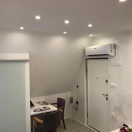 Vid Apartment Split